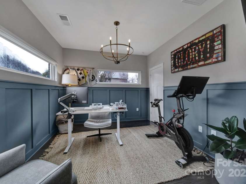 107 Poindexter Drive, Charlotte, NC 28203.  MLS# CAR4226700, YatesRealty ID 9746. First floor office.