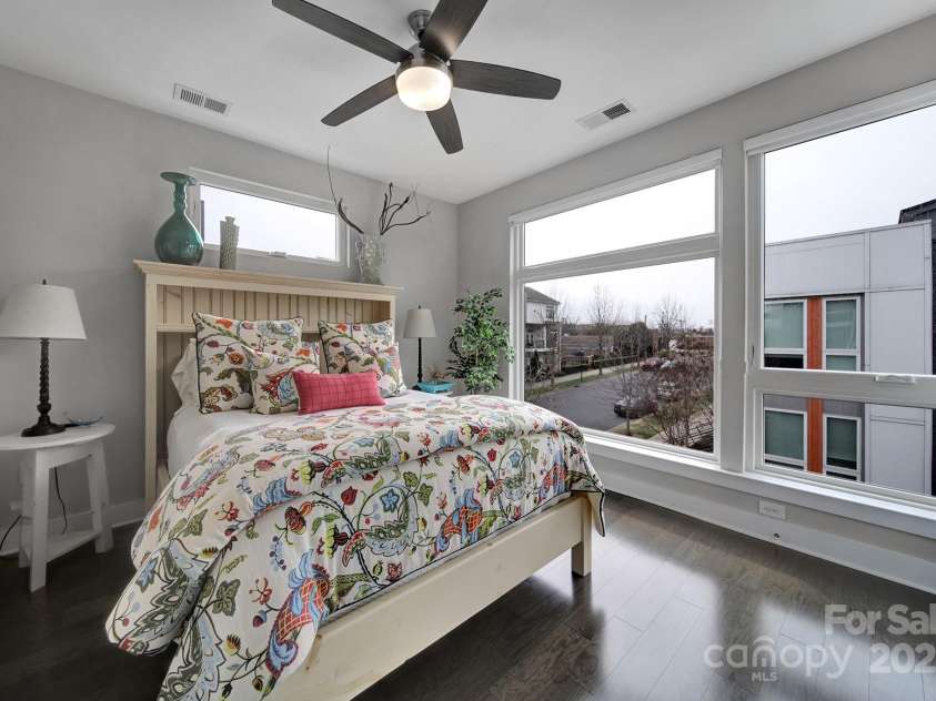 107 Poindexter Drive, Charlotte, NC 28203.  MLS# CAR4226700, YatesRealty ID 9746. Guest bedroom.