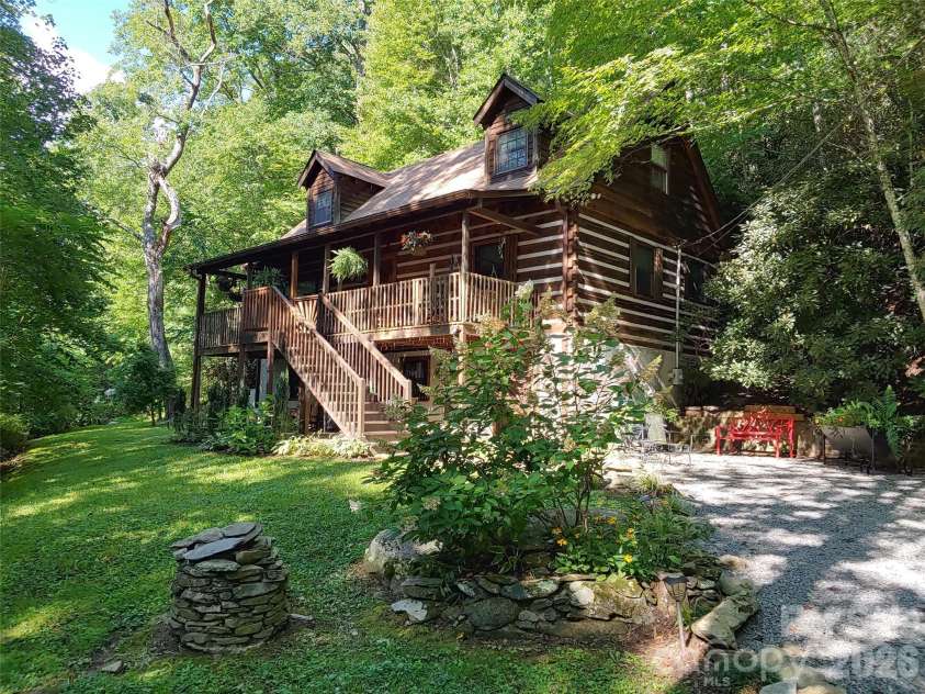 48 Buck Ridge Road, Fairview, NC 28730.  MLS# CAR4290270, YatesRealty ID 9748. 