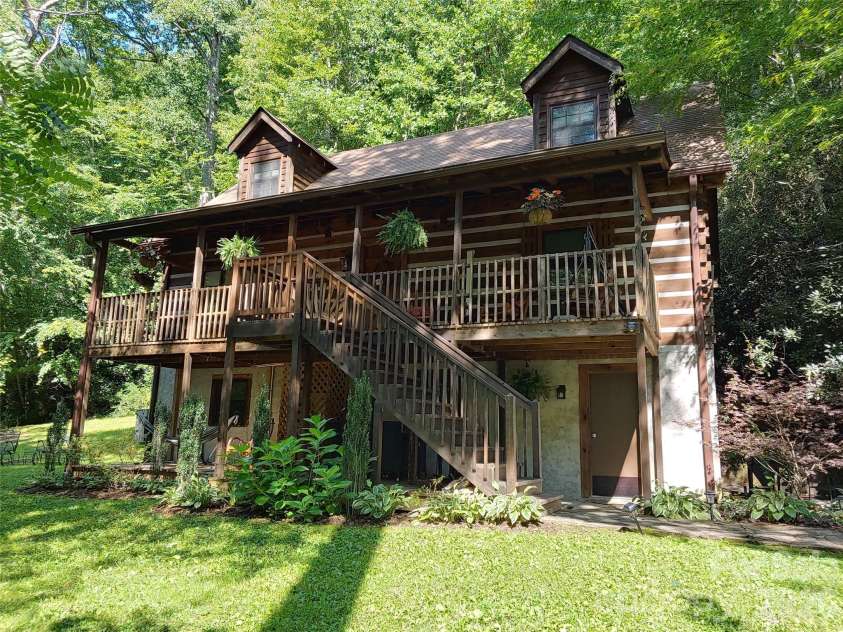 48 Buck Ridge Road, Fairview, NC 28730.  MLS# CAR4290270, YatesRealty ID 9748. 