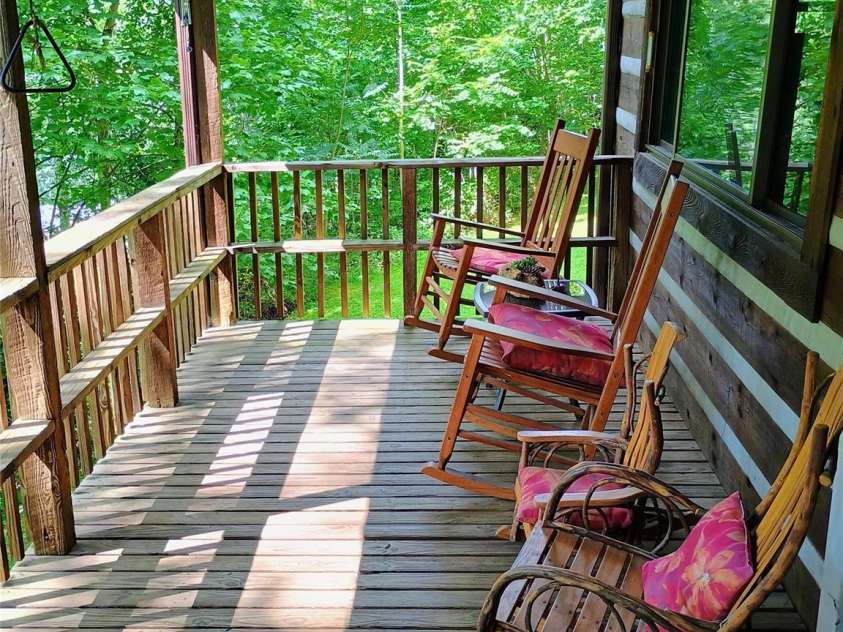 48 Buck Ridge Road, Fairview, NC 28730.  MLS# CAR4290270, YatesRealty ID 9748. 