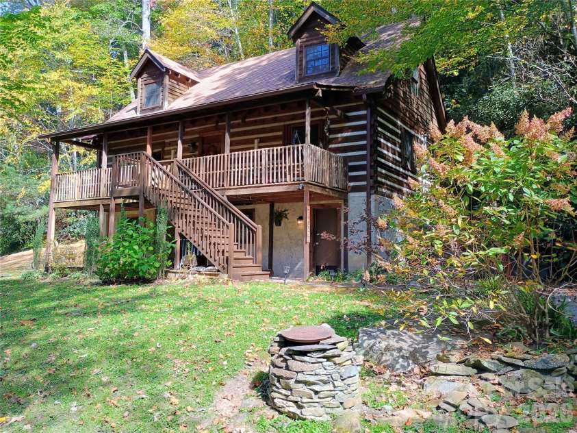 48 Buck Ridge Road, Fairview, NC 28730.  MLS# CAR4290270, YatesRealty ID 9748. 
