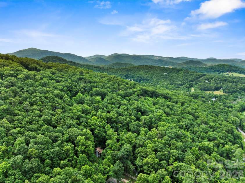 48 Buck Ridge Road, Fairview, NC 28730.  MLS# CAR4290270, YatesRealty ID 9748. 
