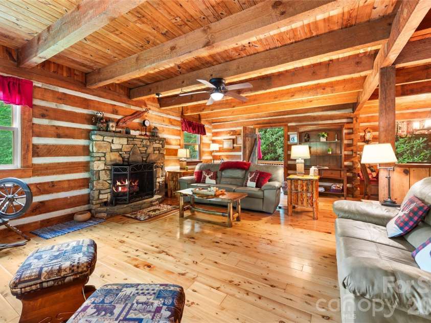 48 Buck Ridge Road, Fairview, NC 28730.  MLS# CAR4290270, YatesRealty ID 9748. 