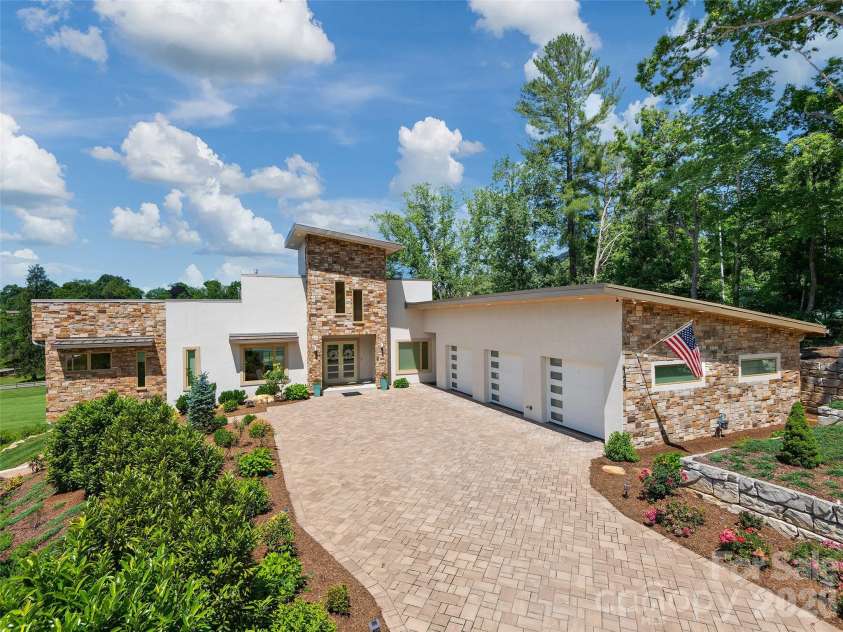 123 Wembley Road, Asheville, NC 28804.  MLS# CAR4392836, YatesRealty ID 975. 