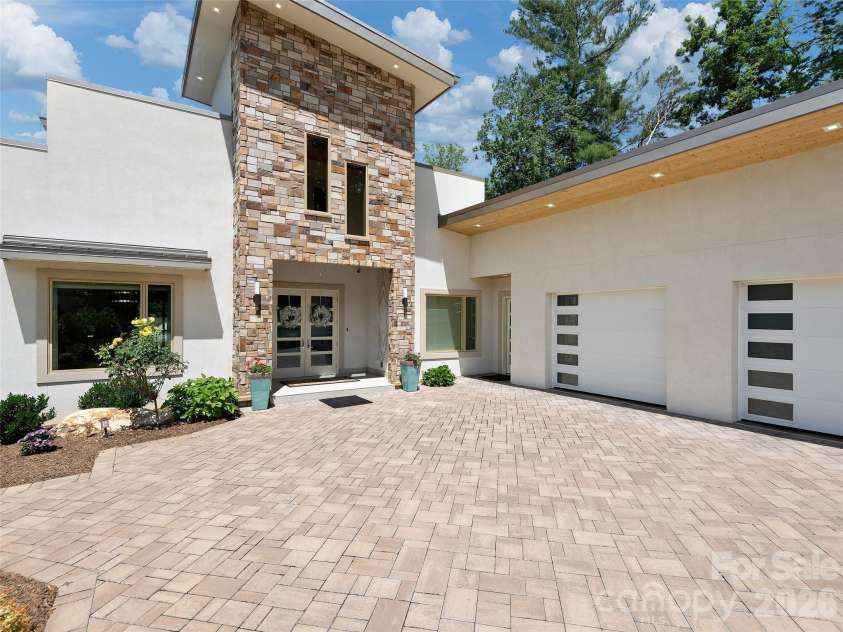 123 Wembley Road, Asheville, NC 28804.  MLS# CAR4392836, YatesRealty ID 975. 