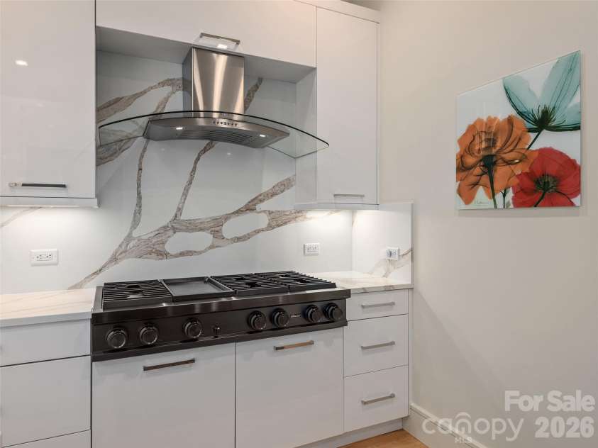 123 Wembley Road, Asheville, NC 28804.  MLS# CAR4392836, YatesRealty ID 975. 