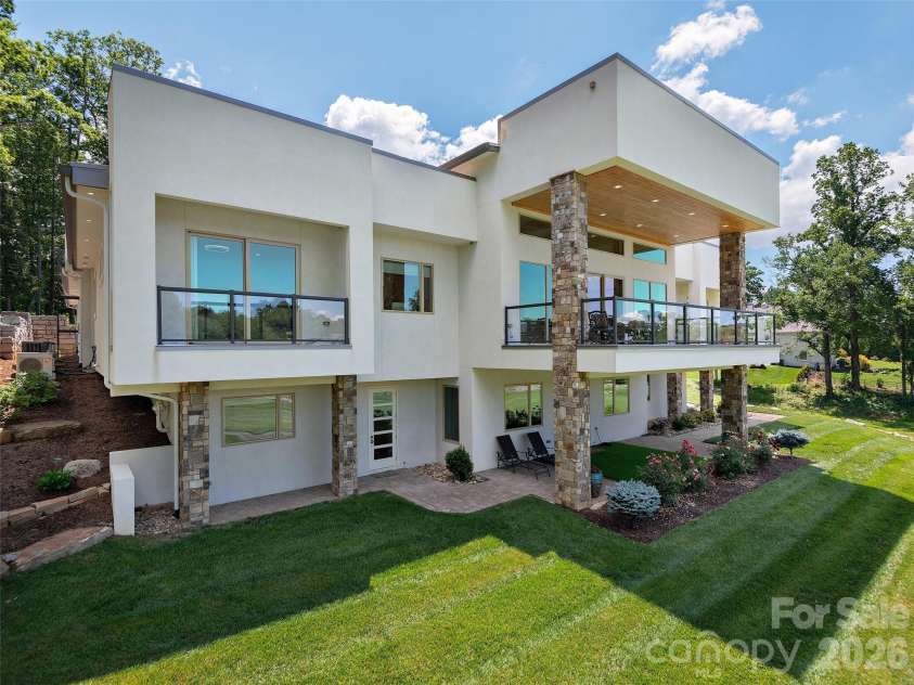 123 Wembley Road, Asheville, NC 28804.  MLS# CAR4392836, YatesRealty ID 975. 