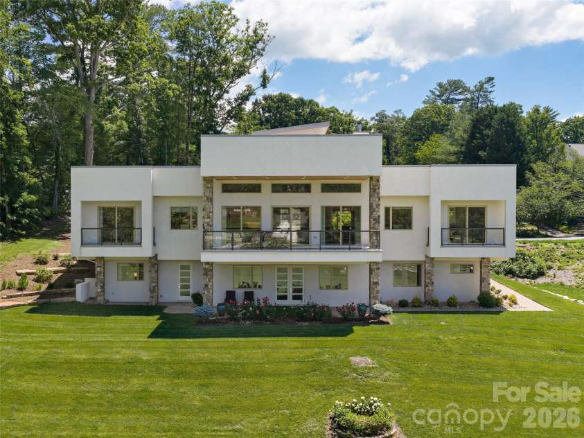 123 Wembley Road, Asheville, NC 28804.  MLS# CAR4392836, YatesRealty ID 975. 