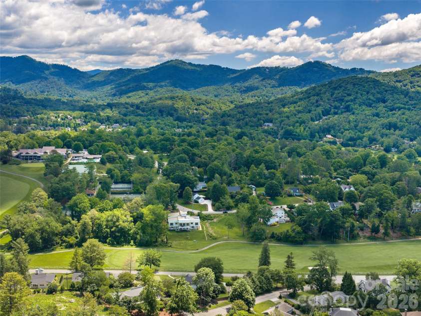 123 Wembley Road, Asheville, NC 28804.  MLS# CAR4392836, YatesRealty ID 975. 