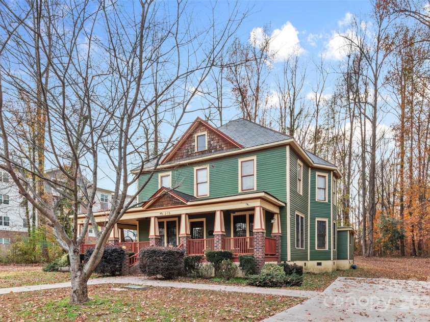 215 Eastway Drive, Charlotte, NC 28213.  MLS# CAR4204752, YatesRealty ID 975. 