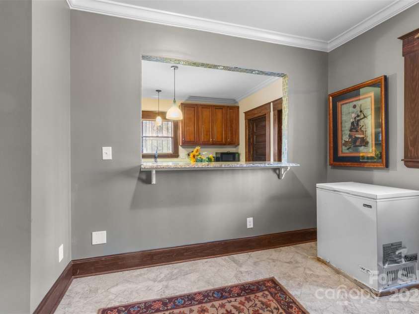 215 Eastway Drive, Charlotte, NC 28213.  MLS# CAR4204752, YatesRealty ID 975. 