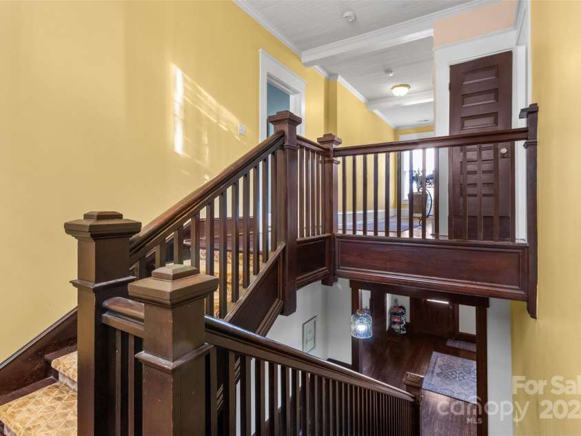 215 Eastway Drive, Charlotte, NC 28213.  MLS# CAR4204752, YatesRealty ID 975. 