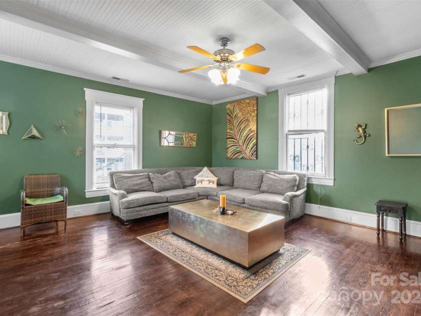 215 Eastway Drive, Charlotte, NC 28213.  MLS# CAR4204752, YatesRealty ID 975. 