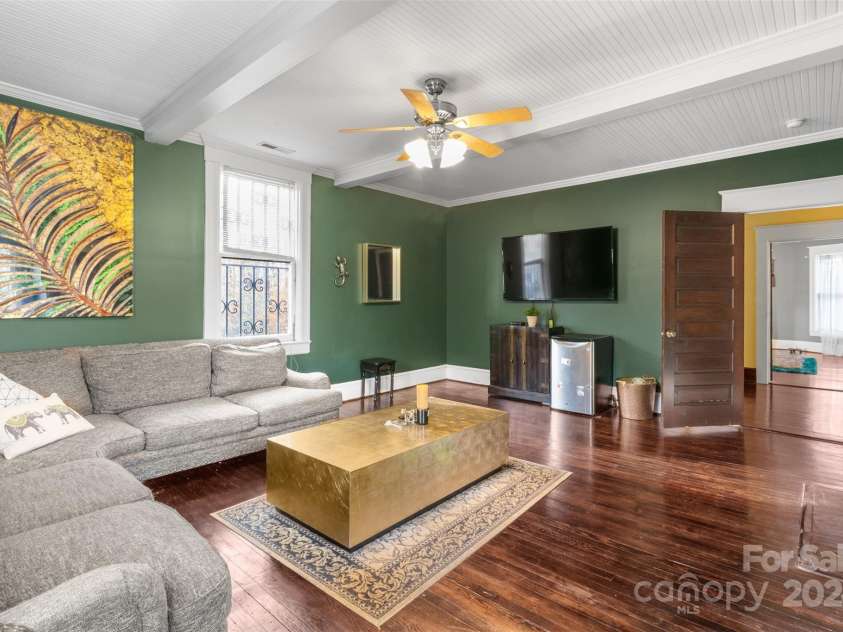 215 Eastway Drive, Charlotte, NC 28213.  MLS# CAR4204752, YatesRealty ID 975. 