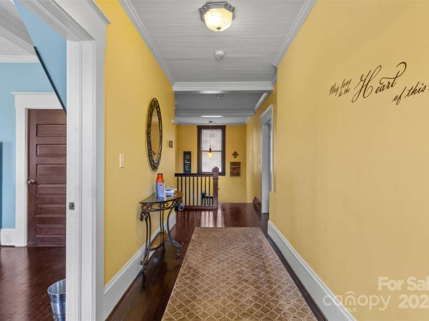 215 Eastway Drive, Charlotte, NC 28213.  MLS# CAR4204752, YatesRealty ID 975. 