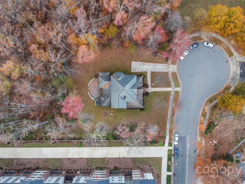 215 Eastway Drive, Charlotte, NC 28213.  MLS# CAR4204752, YatesRealty ID 975. 