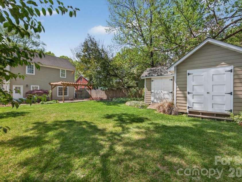 2419 Chesterfield Avenue, Charlotte, NC 28205.  MLS# CAR4365564, YatesRealty ID 9751. 