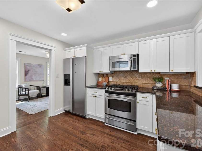 2419 Chesterfield Avenue, Charlotte, NC 28205.  MLS# CAR4365564, YatesRealty ID 9751. Kitchen