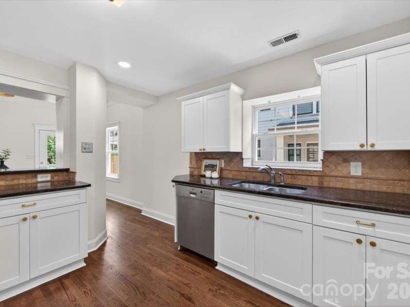 2419 Chesterfield Avenue, Charlotte, NC 28205.  MLS# CAR4365564, YatesRealty ID 9751. Kitchen