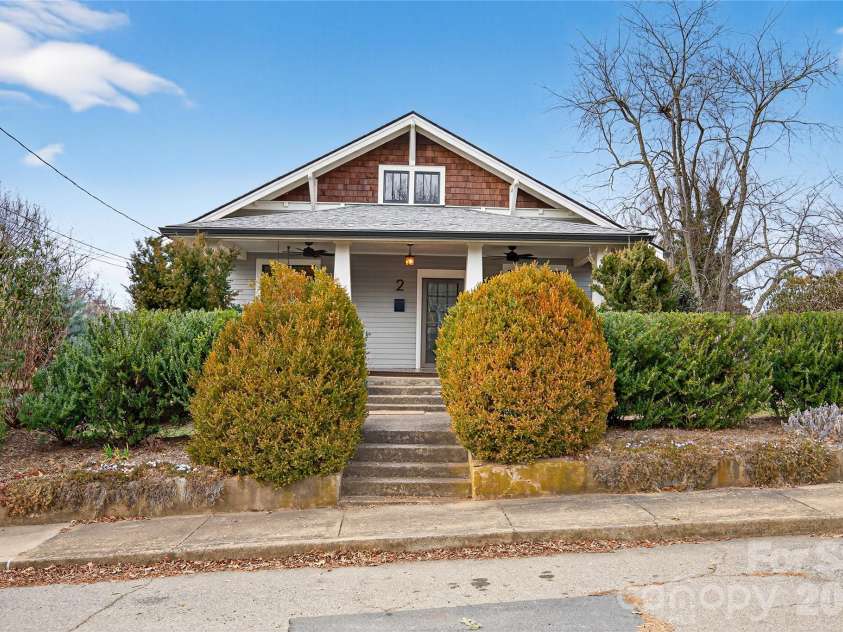 2 Hunt Hill Place, Asheville, NC 28801.  MLS# CAR4347464, YatesRealty ID 9752. 