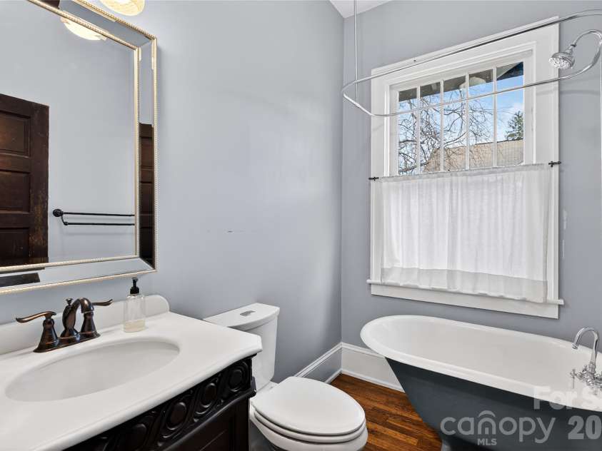 2 Hunt Hill Place, Asheville, NC 28801.  MLS# CAR4347464, YatesRealty ID 9752. 