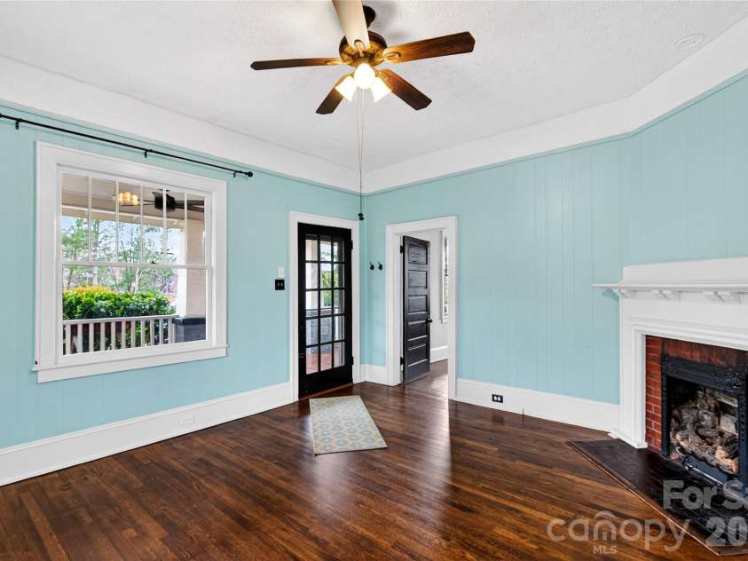 2 Hunt Hill Place, Asheville, NC 28801.  MLS# CAR4347464, YatesRealty ID 9752. Gorgeous hardwoods throughout