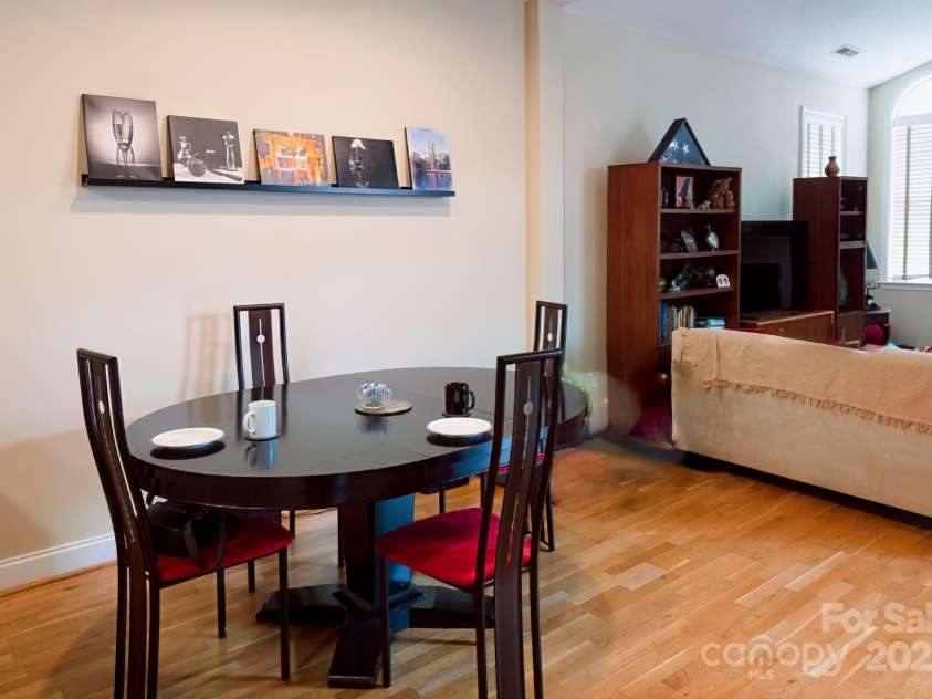 95 Outlook Circle, Swannanoa, NC 28778.  MLS# CAR4244767, YatesRealty ID 9752. Dinning area