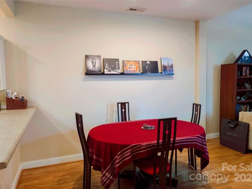 95 Outlook Circle, Swannanoa, NC 28778.  MLS# CAR4244767, YatesRealty ID 9752. Dinning area