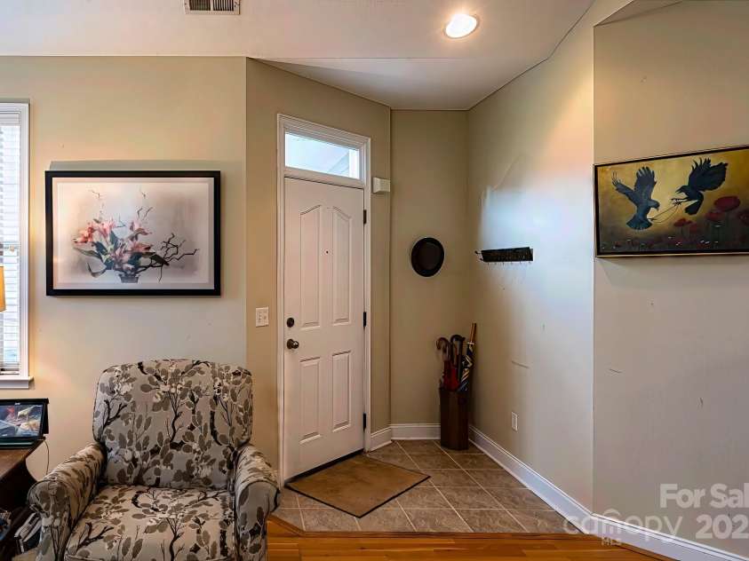 95 Outlook Circle, Swannanoa, NC 28778.  MLS# CAR4244767, YatesRealty ID 9752. Entrance