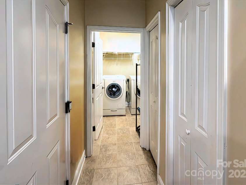 95 Outlook Circle, Swannanoa, NC 28778.  MLS# CAR4244767, YatesRealty ID 9752. Hallway