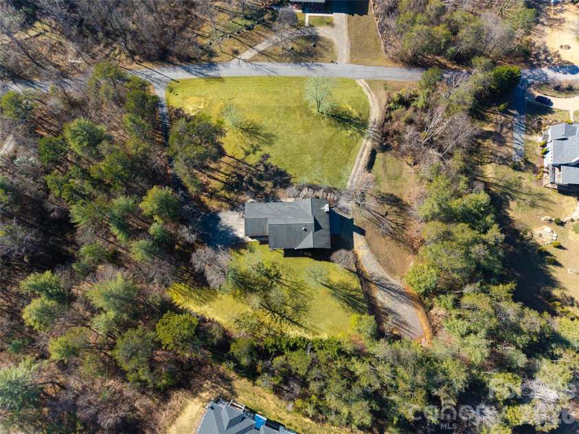 15 Lackey Lane, Asheville, NC 28804.  MLS# CAR4340980, YatesRealty ID 9753. 
