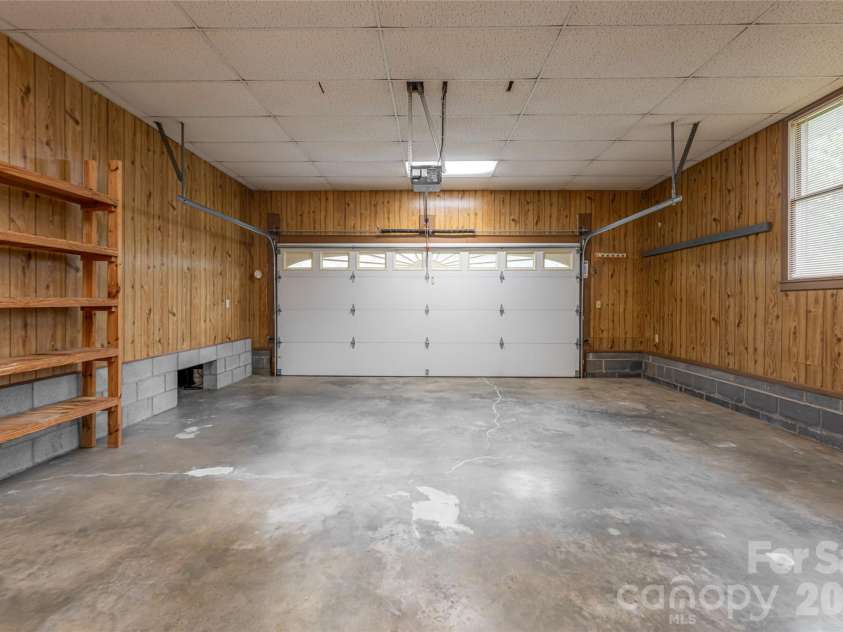 15 Lackey Lane, Asheville, NC 28804.  MLS# CAR4340980, YatesRealty ID 9753. 