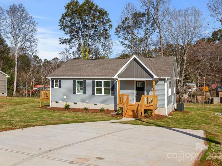 131 Orchard Street, Forest City, NC 28043.  MLS# CAR4199096, YatesRealty ID 9754. Bed 3