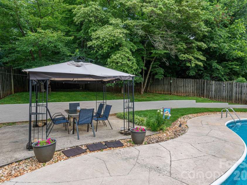 2410 Monticello Drive, Gastonia, NC 28056.  MLS# CAR4396522, YatesRealty ID 9755. 