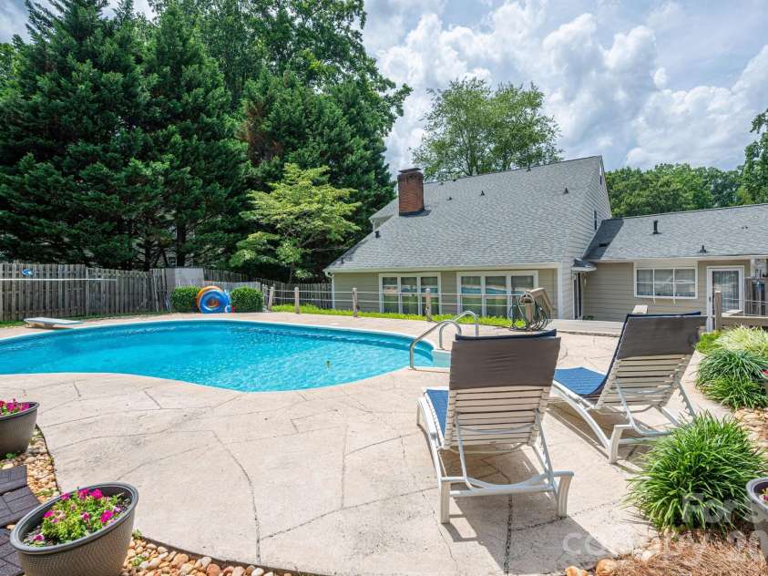 2410 Monticello Drive, Gastonia, NC 28056.  MLS# CAR4396522, YatesRealty ID 9755. 