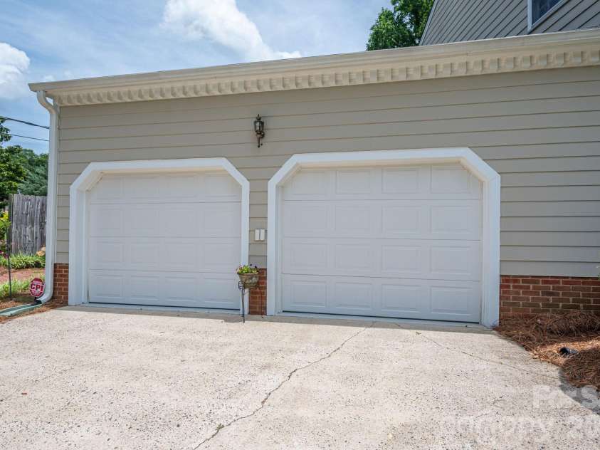 2410 Monticello Drive, Gastonia, NC 28056.  MLS# CAR4396522, YatesRealty ID 9755. 