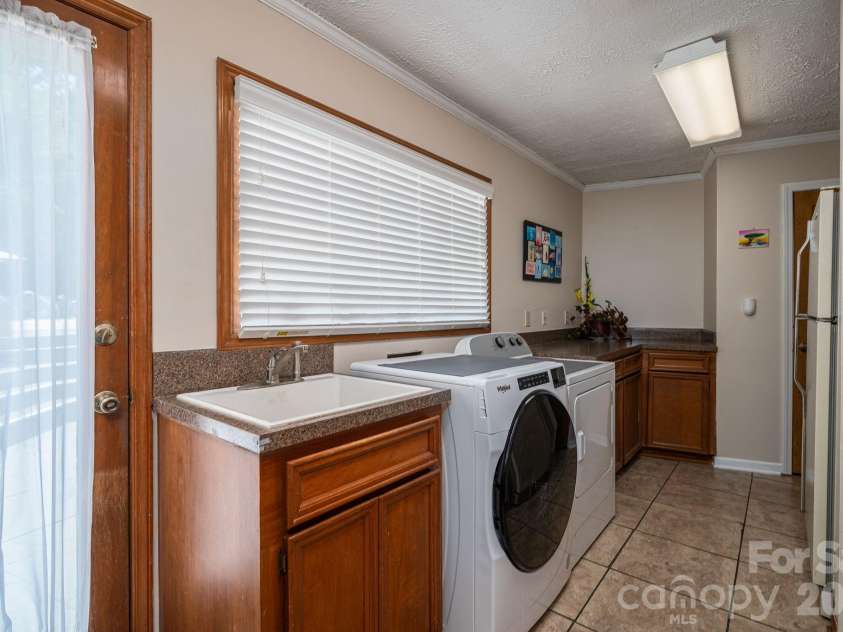 2410 Monticello Drive, Gastonia, NC 28056.  MLS# CAR4396522, YatesRealty ID 9755. Laundry Room