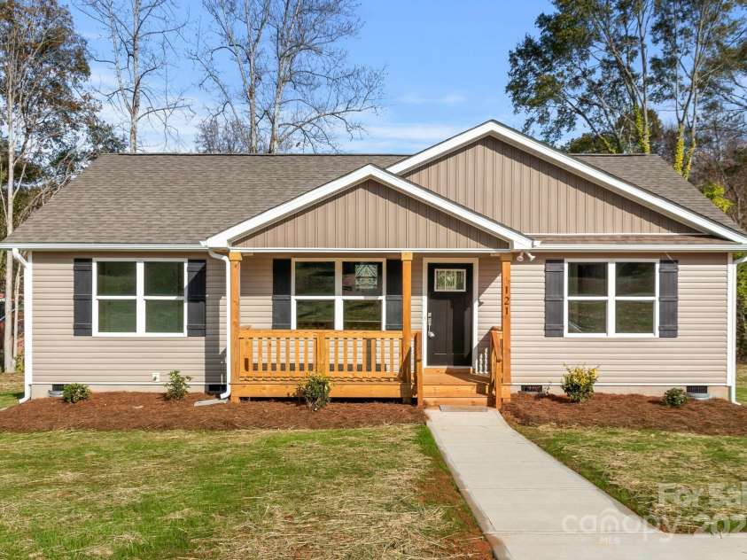 121 Orchard Street, Forest City, NC 28043.  MLS# CAR4199095, YatesRealty ID 9756. 121 Orchard St - New!