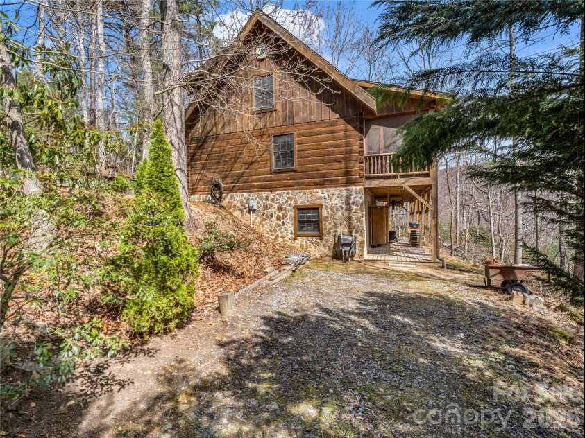 256 Bear Branch Road, Hendersonville, NC 28792.  MLS# CAR4361607, YatesRealty ID 9757. 