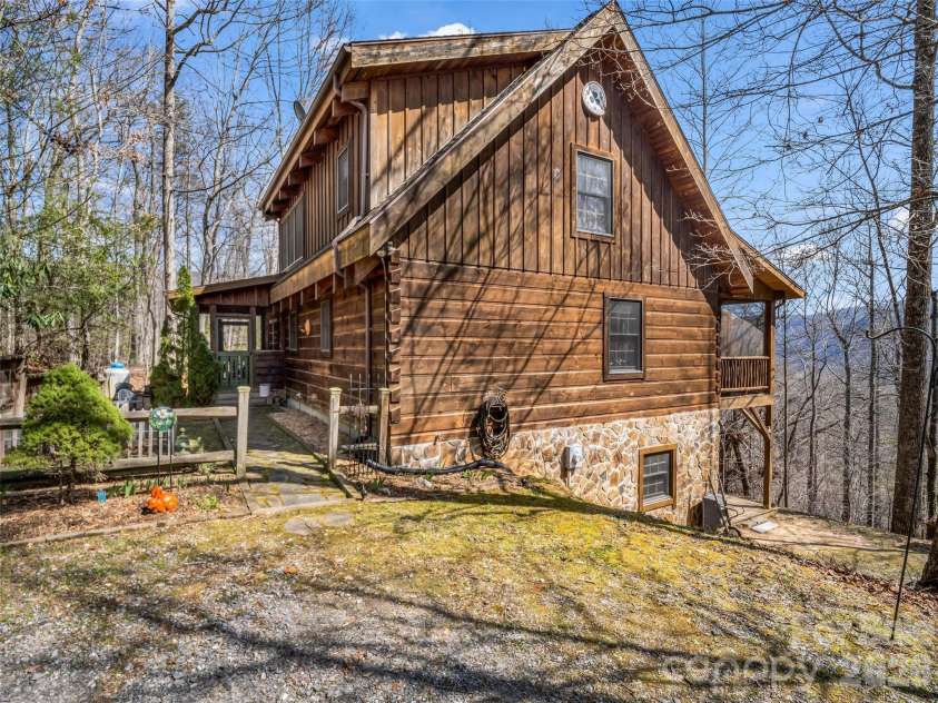 256 Bear Branch Road, Hendersonville, NC 28792.  MLS# CAR4361607, YatesRealty ID 9757. 