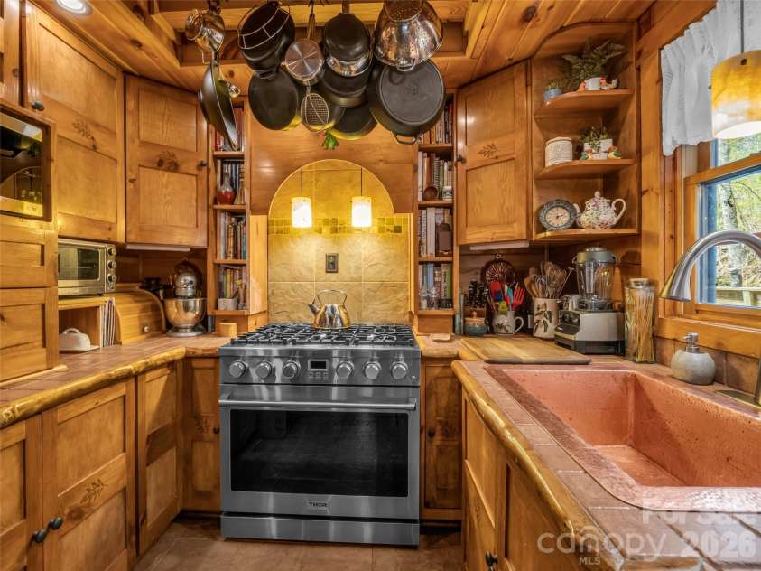 256 Bear Branch Road, Hendersonville, NC 28792.  MLS# CAR4361607, YatesRealty ID 9757. 