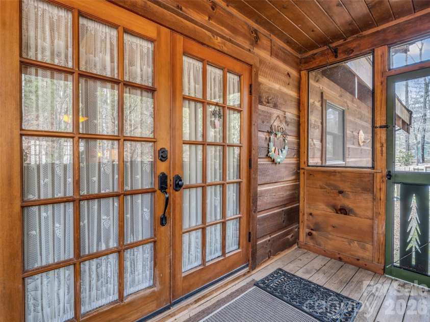 256 Bear Branch Road, Hendersonville, NC 28792.  MLS# CAR4361607, YatesRealty ID 9757. 