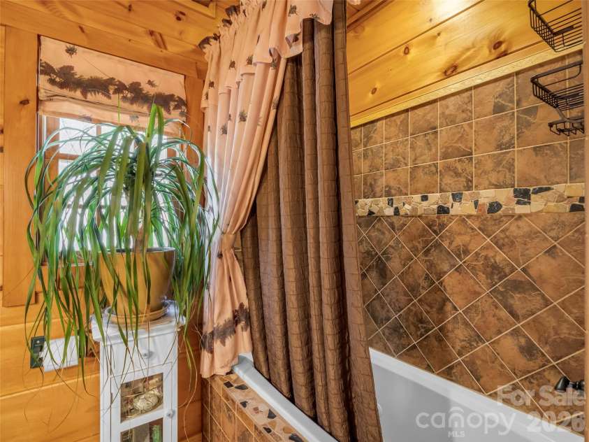 256 Bear Branch Road, Hendersonville, NC 28792.  MLS# CAR4361607, YatesRealty ID 9757. 
