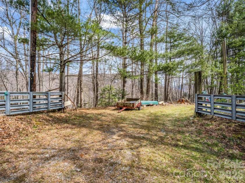 256 Bear Branch Road, Hendersonville, NC 28792.  MLS# CAR4361607, YatesRealty ID 9757. 