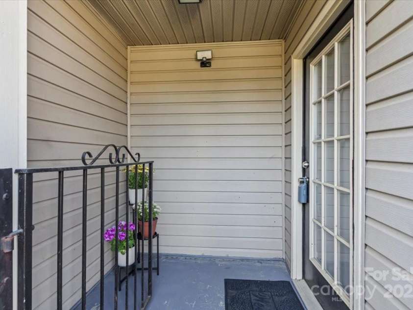 6224 Rosecroft Drive, Charlotte, NC 28215.  MLS# CAR4239650, YatesRealty ID 9757. Covered Patio and Private Entrance