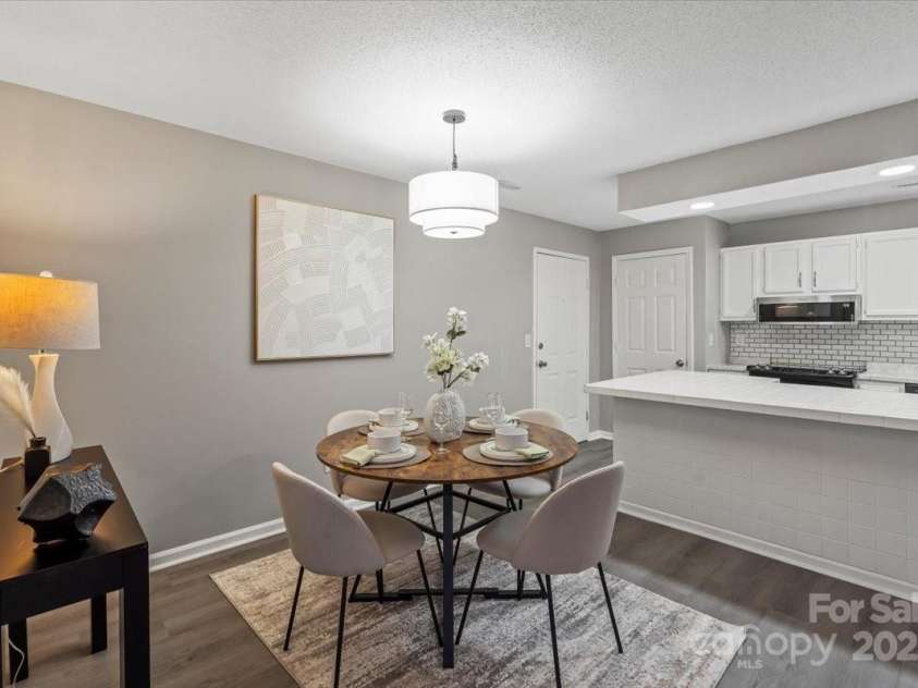 6224 Rosecroft Drive, Charlotte, NC 28215.  MLS# CAR4239650, YatesRealty ID 9757. Dining area, coat closet, kitchen