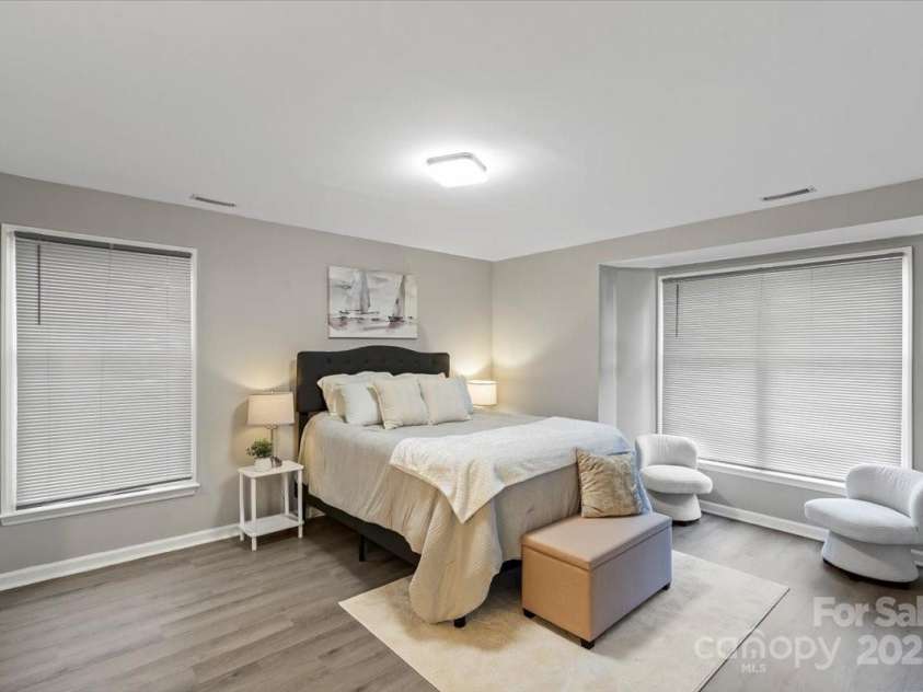 6224 Rosecroft Drive, Charlotte, NC 28215.  MLS# CAR4239650, YatesRealty ID 9757. Primary Bedroom