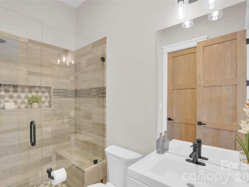 220 Palm Cove Way, York, SC 29745.  MLS# CAR4359684, YatesRealty ID 9759. Full bathroom -upstairs