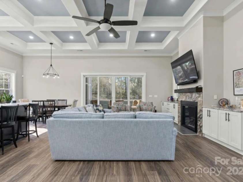 001 Beatties Ford Road, Huntersville, NC 28078.  MLS# CAR4149773, YatesRealty ID 976. 